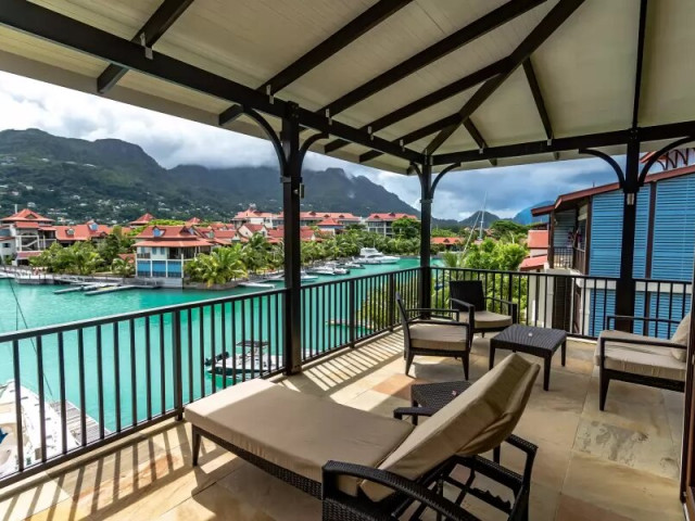 Красивые роскошные апартаменты на 3 спальни с балконами на 5* острове Иден, Сейшелы